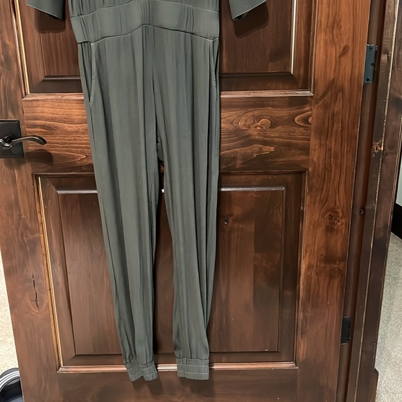 Monrow Crepe Long Sleeve Jumpsuit in Camo - Picture 5 of 6